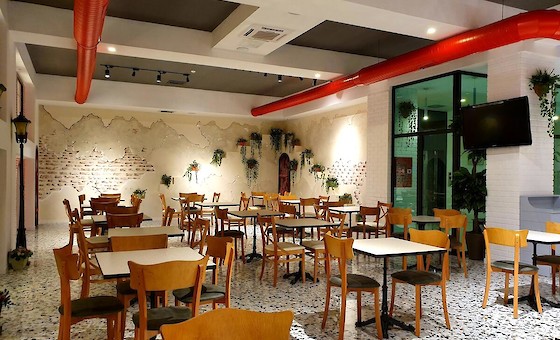 Porto Hotel Restaurant