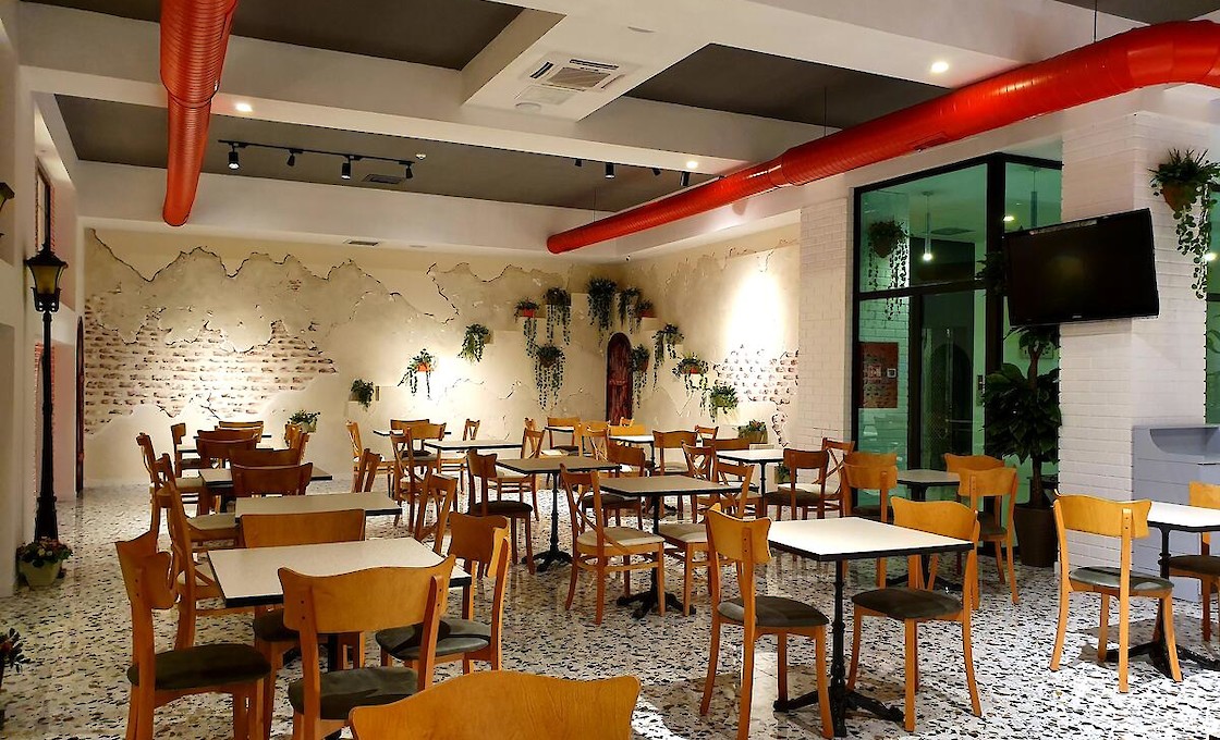 Porto Hotel Restaurant